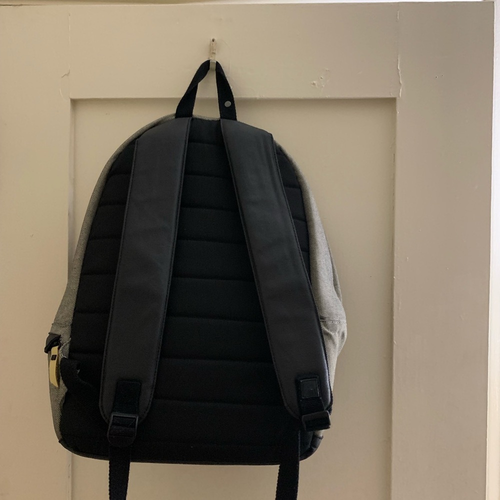 Hex backpack - Picture 4 of 4